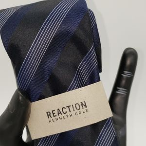 KENNETH COLE REACTION MAN TIE.